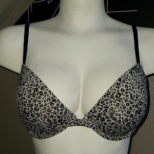 32DD Victorias secret padded bra